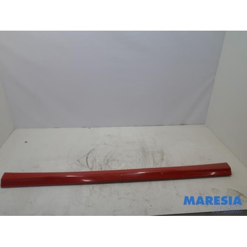 Fiat - Punto - Zijskirt links