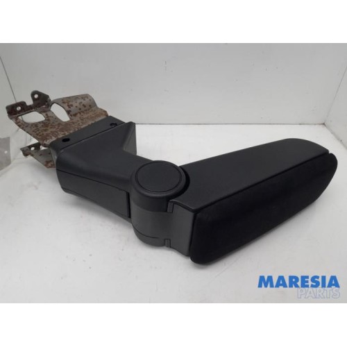 Fiat - Punto - Armrest