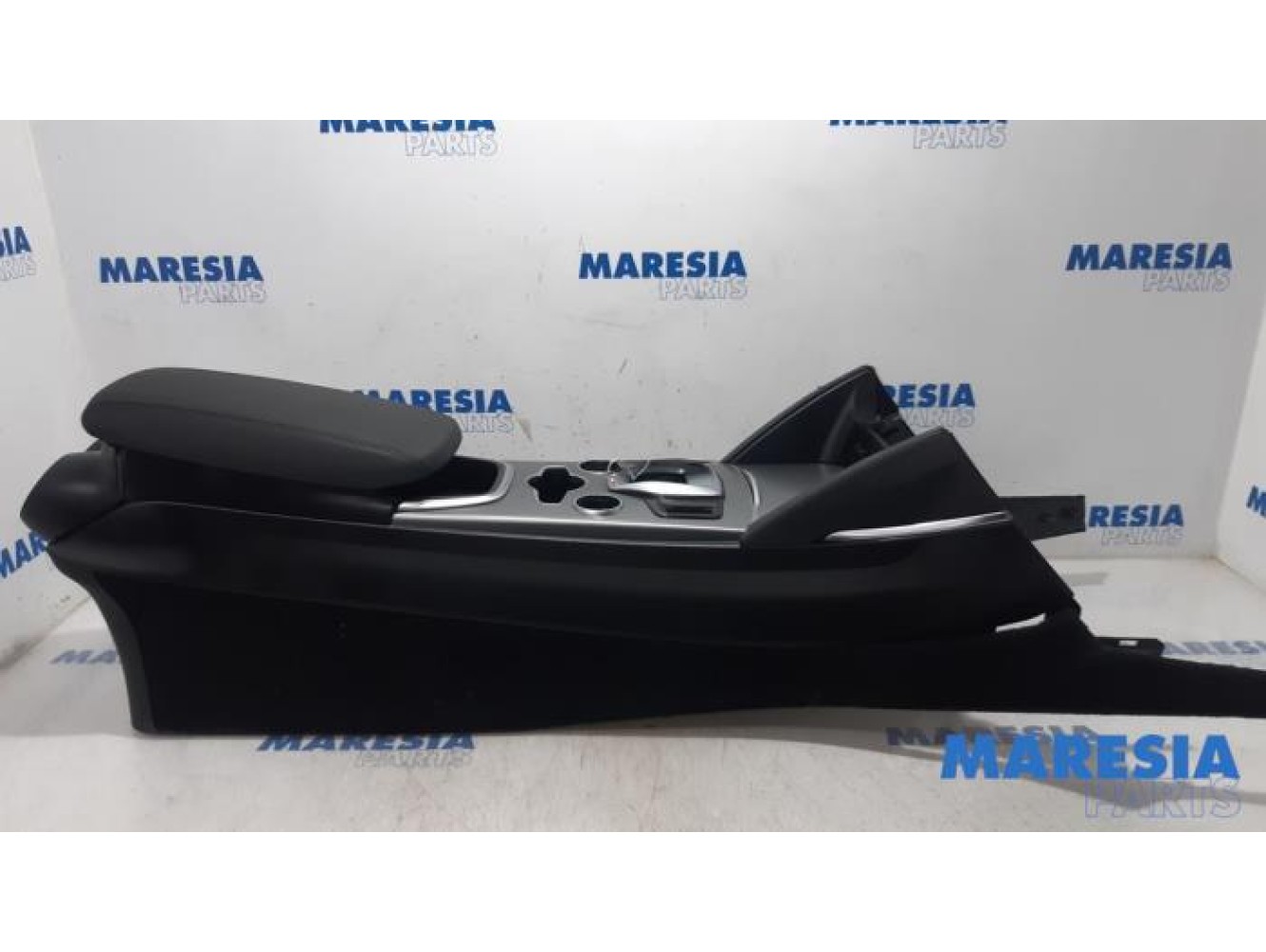 Alfa Romeo - Stelvio - Middle console
