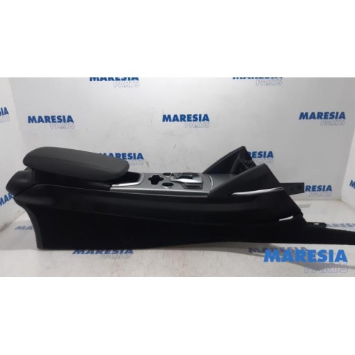 Alfa Romeo - Stelvio - Middle console