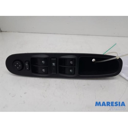 Fiat - Punto - Multi-functional window switch