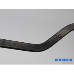 Fiat - Punto - Front wiper arm