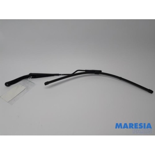 Fiat - Punto - Front wiper arm