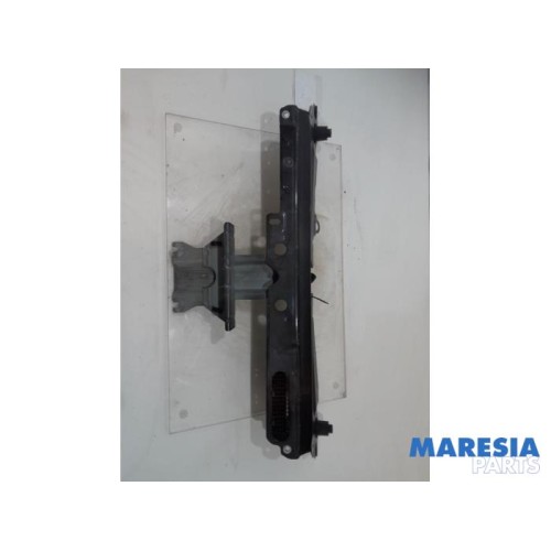 Renault - Twingo - Lock plate