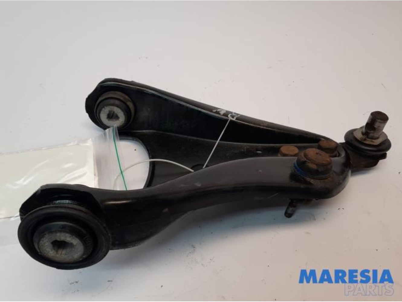 Renault - Twingo - Front lower wishbone, left