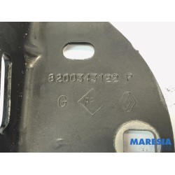 Renault - Twingo - Motorhaube Scharnier