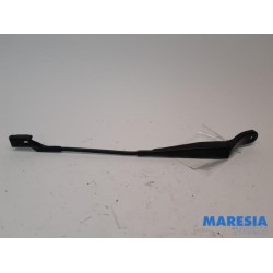 Renault - Twingo - Front wiper arm