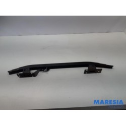 Renault - Twingo - Front bumper frame