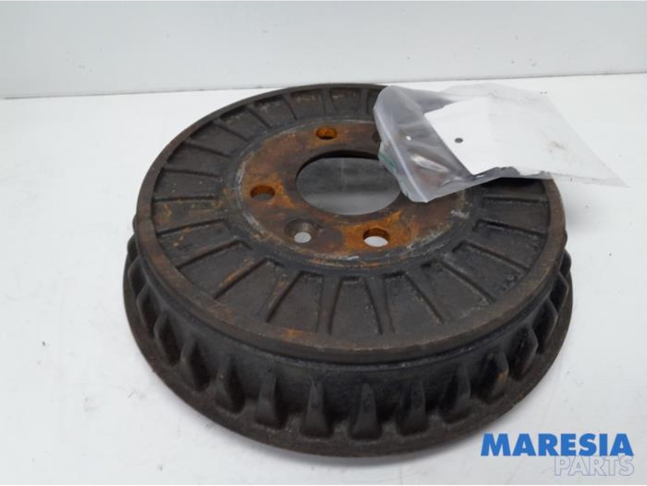 Renault - Twingo - Rear brake drum