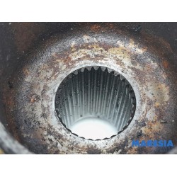 Renault - Twingo - Rear hub