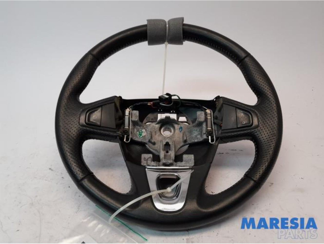 Renault - Scenic - Steering wheel