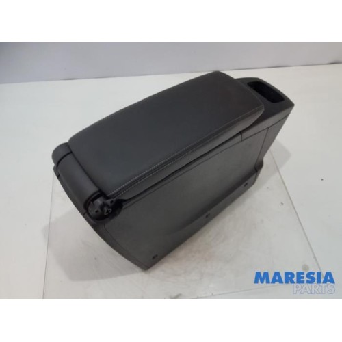 Renault - Scenic - Middle console