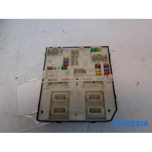 Renault - Scenic - Fuse box