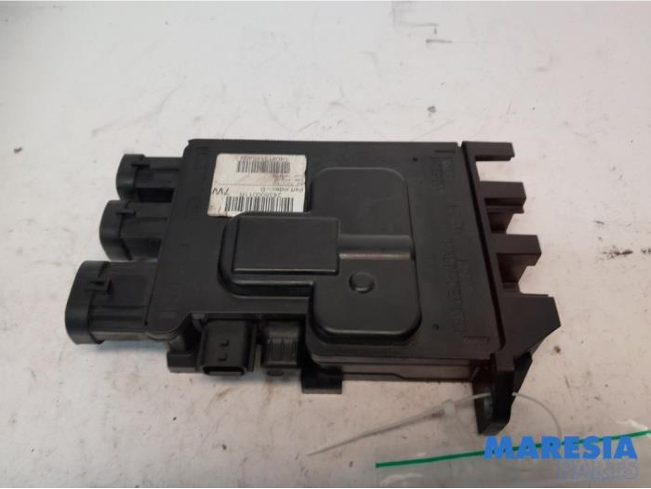 Renault - Scenic - Voltage regulator