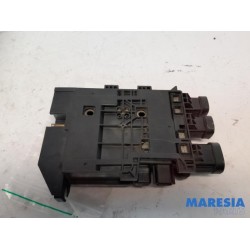 Renault - Scenic - Voltage regulator
