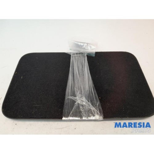 Renault - Scenic - Storage compartment