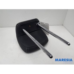 Renault - Megane - Headrest