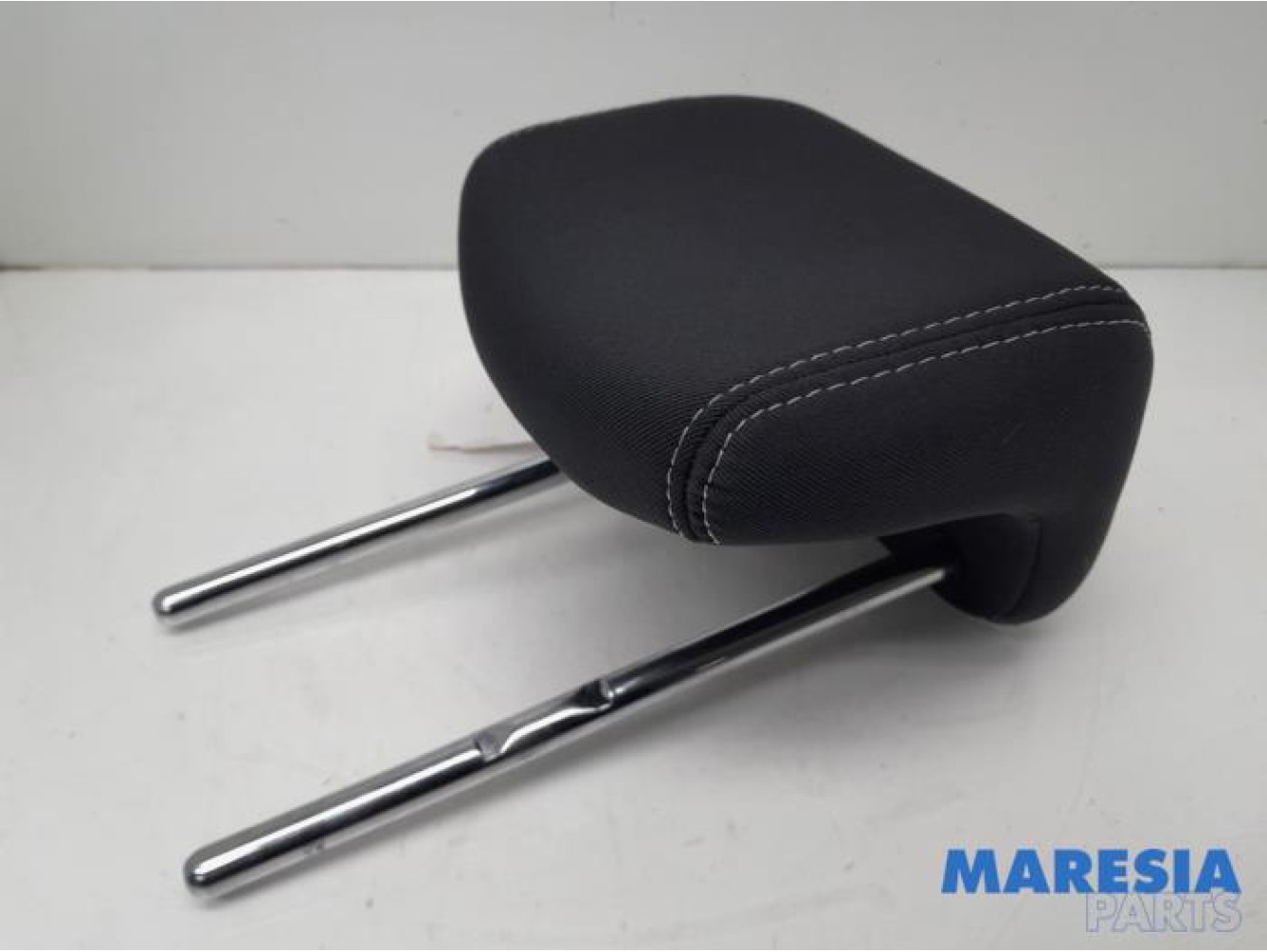 Renault - Megane - Headrest