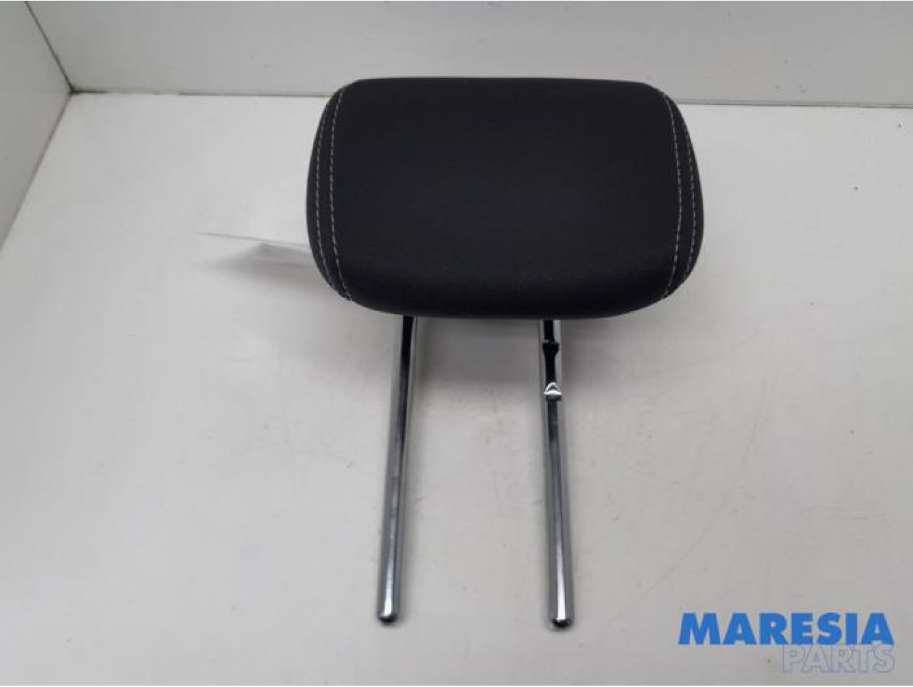 Renault - Megane - Headrest