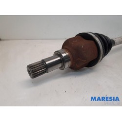 Peugeot - 208 - Aandrijfas links-voor