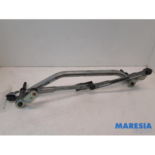 Peugeot - 208 - Wiper mechanism