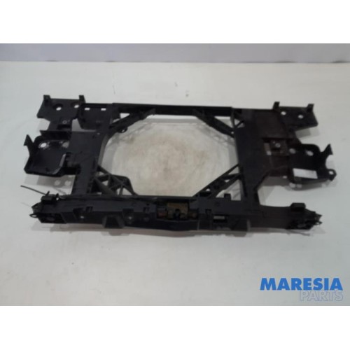 Renault - Megane - Front panel