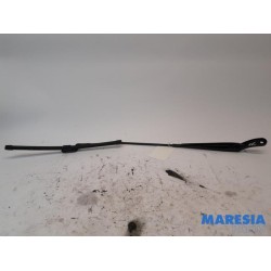 Peugeot - 208 - Front wiper arm