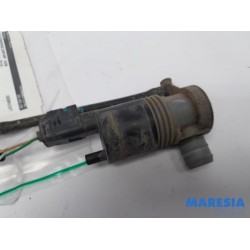 Nissan - NV300 - Scheibensprüherpumpe vorne