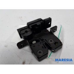 Renault - Twingo - Tailgate lock mechanism
