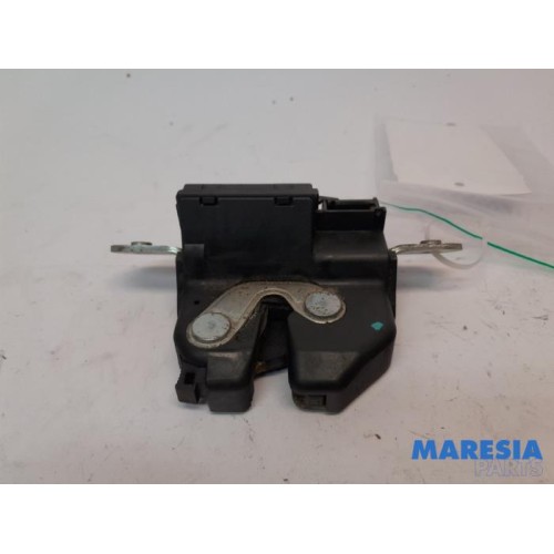 Fiat - Punto - Tailgate lock mechanism
