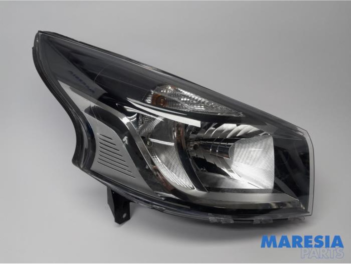 Nissan - NV300 - Koplamp rechts