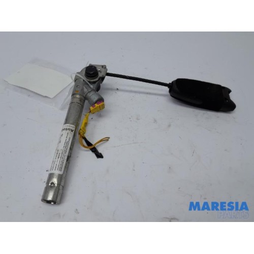 Fiat - Punto - Gurtsrammer links
