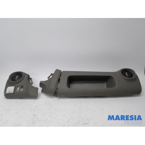 Nissan - NV300 - Dashboard part