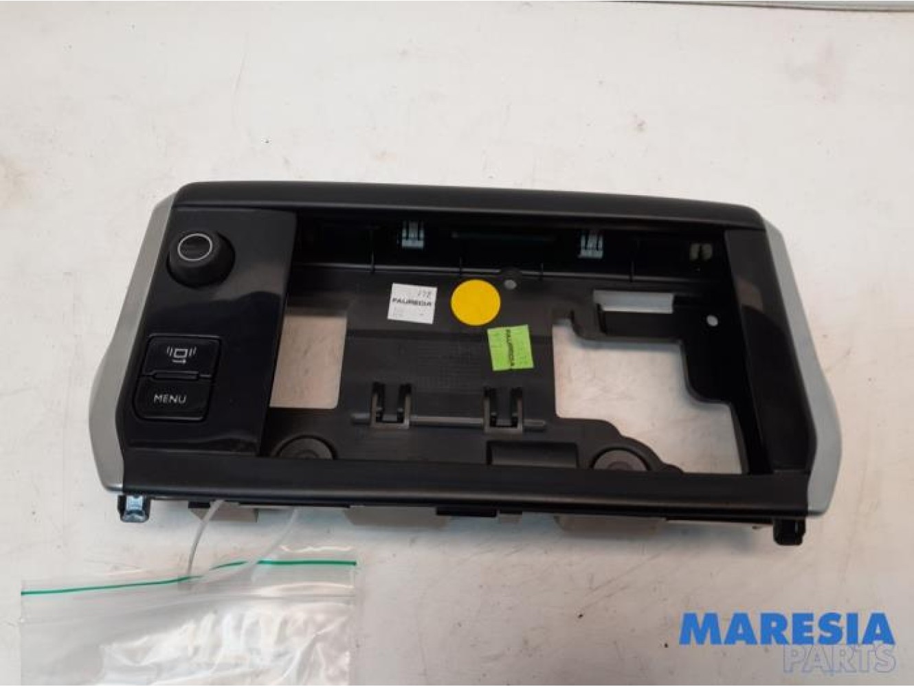 Peugeot - 208 - Radio control panel