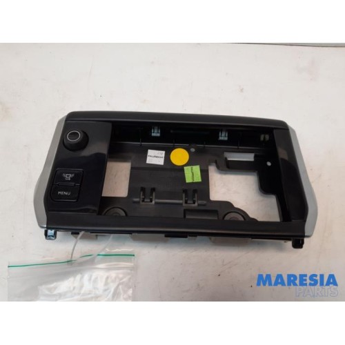 Peugeot - 208 - Radio control panel