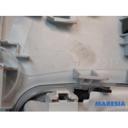 Peugeot - 208 - Innenbeleuchtung vorne