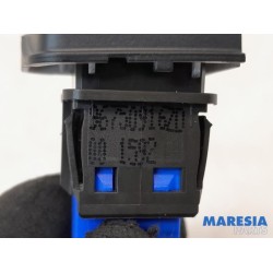 Peugeot - 208 - Panic lighting switch