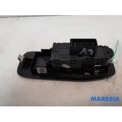 Peugeot - 208 - Multi-functional window switch