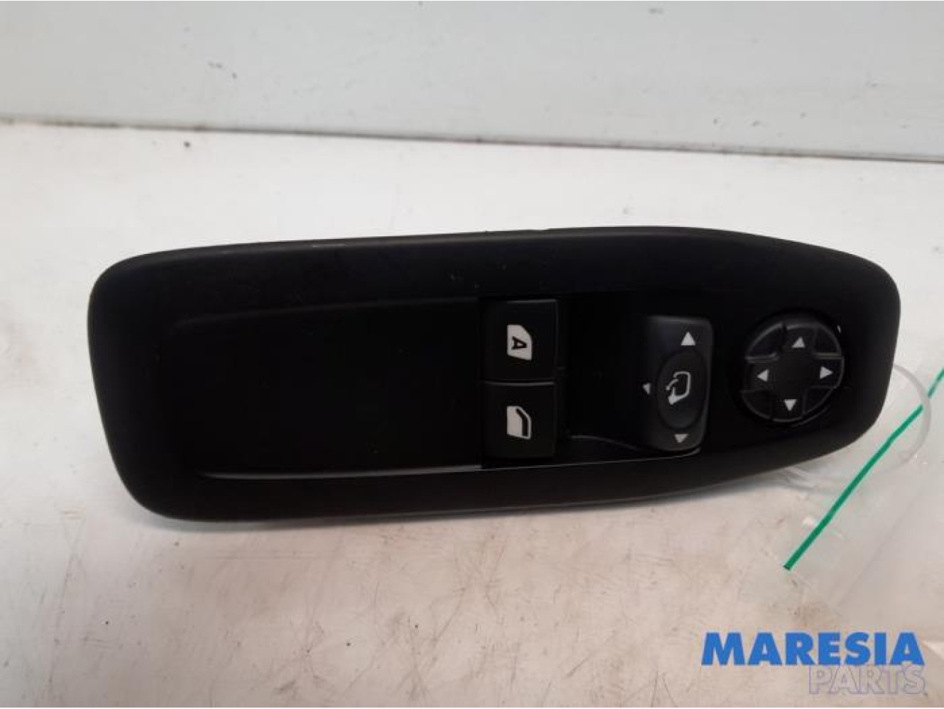 Peugeot - 208 - Multi-functional window switch