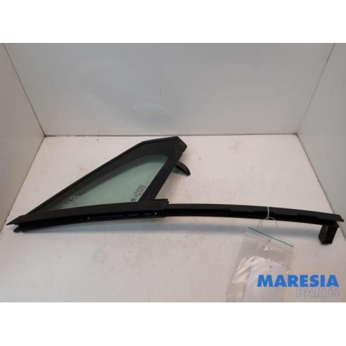 Peugeot - 208 - Quarter light, front right