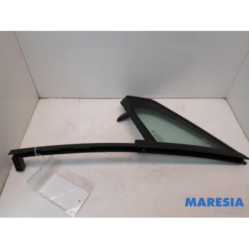 Peugeot - 208 - Quarter light, front left