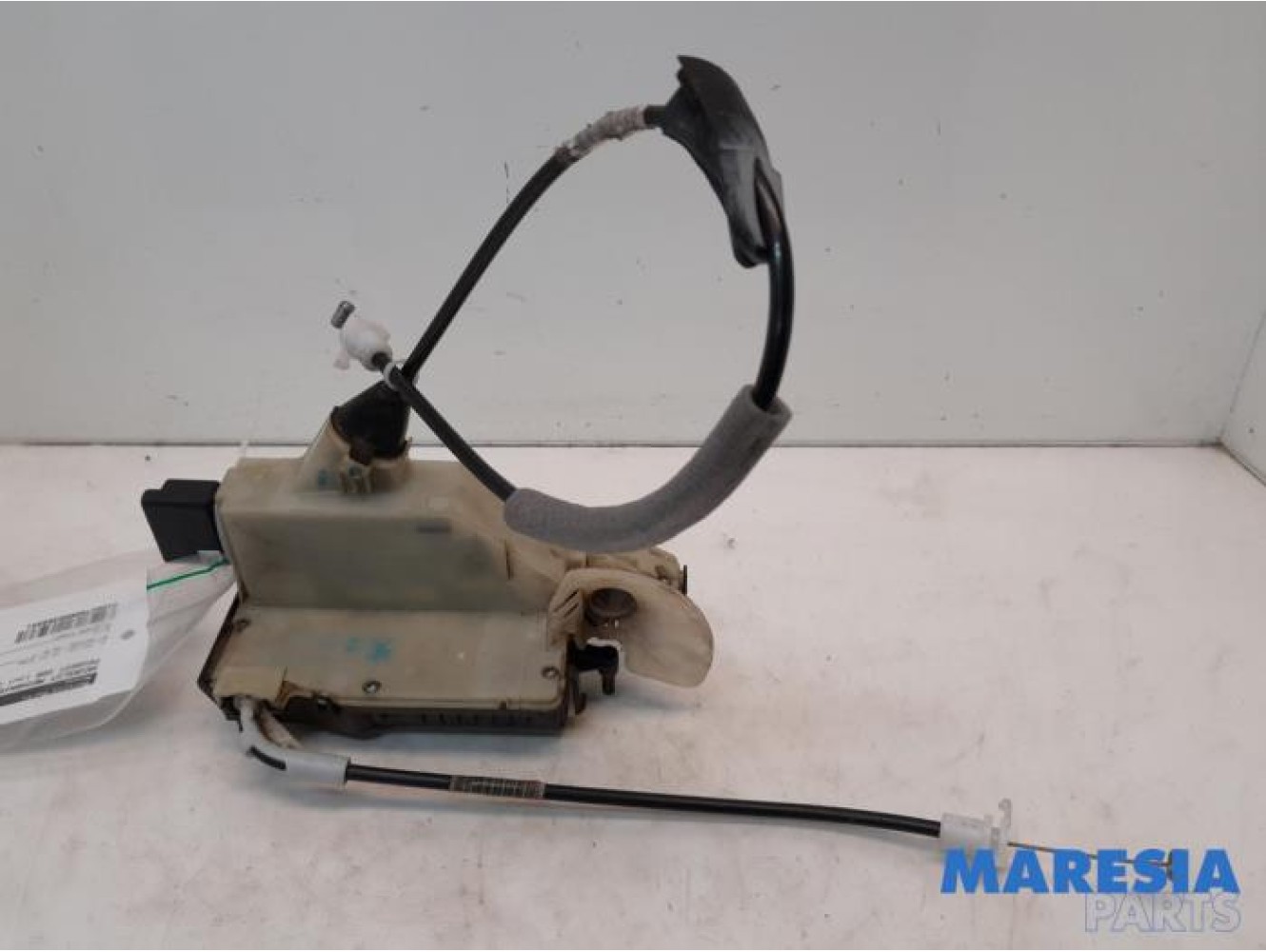 Peugeot - 208 - Door lock mechanism 4-door, front left