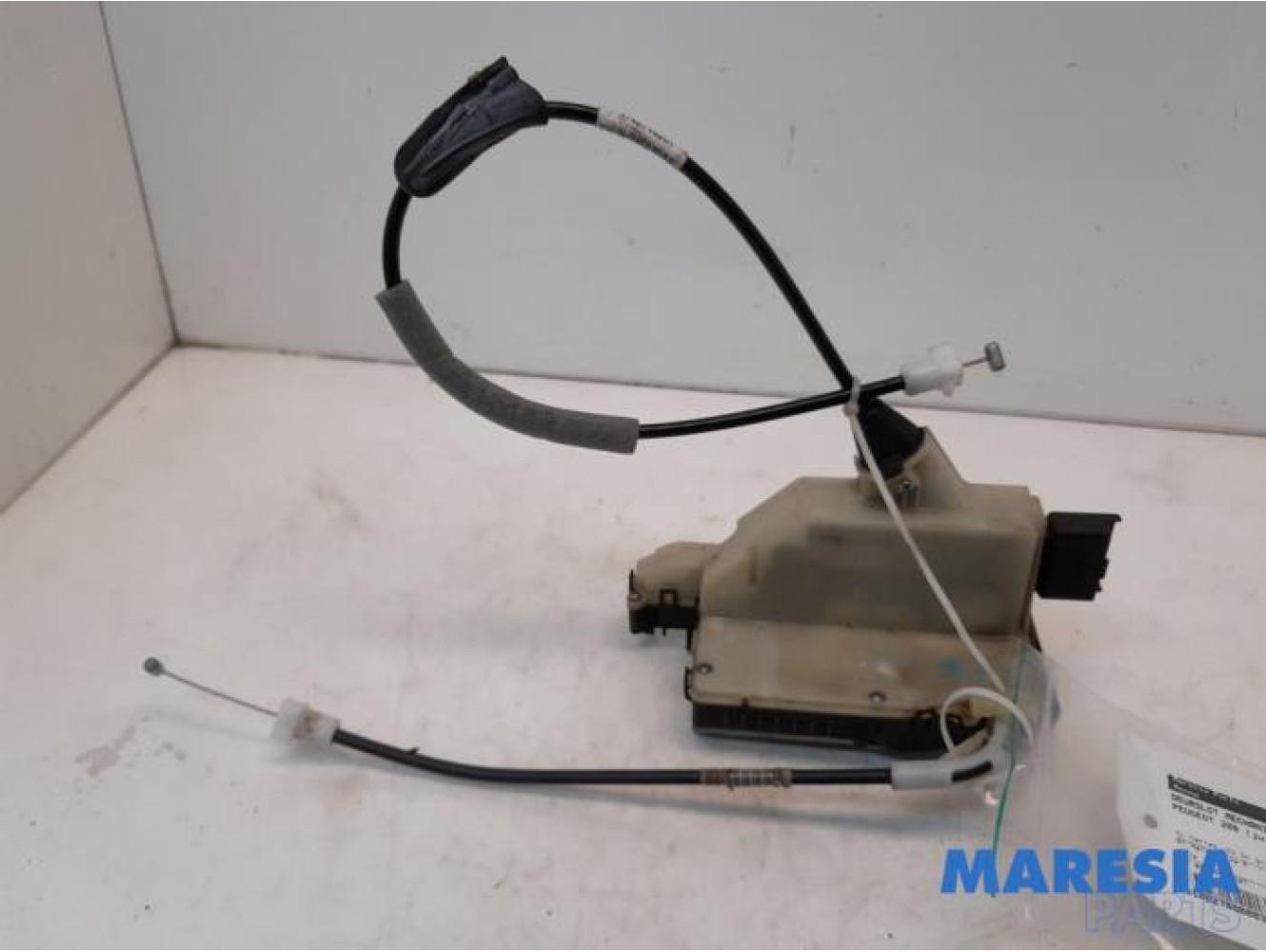 Peugeot - 208 - Front door lock mechanism 4-door, right