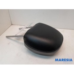 Peugeot - 208 - Headrest