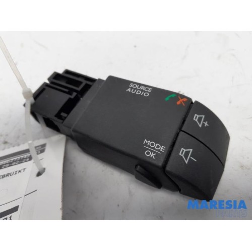 Nissan - NV300 - Radiobedienung Lenkrad