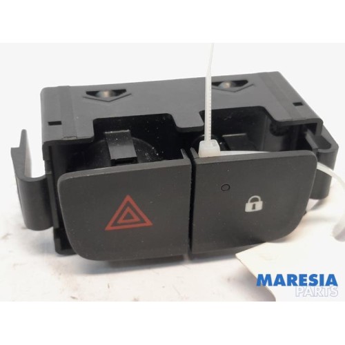 Nissan - NV300 - Panic lighting switch