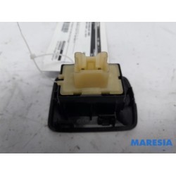 Nissan - NV300 - Multi-functional window switch