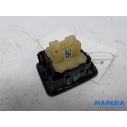 Nissan - NV300 - Multi-functional window switch