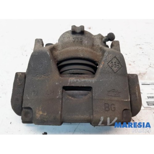 Renault - Scenic - Front brake calliper, left