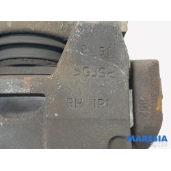 Renault - Scenic - Front brake calliper, right